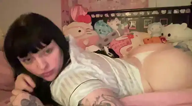 Snapshot of FaeKelly chatting on 4, 2, 2025 FaeKelly online show from 4, 2, 2025