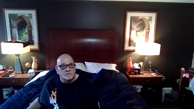 Snapshot of --JimmyJamzs-- chatting on 18, 12, 2025 --JimmyJamzs-- online show from 18, 12, 2025