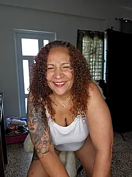 ladycreamypr2 online show from 17, 4, 2026