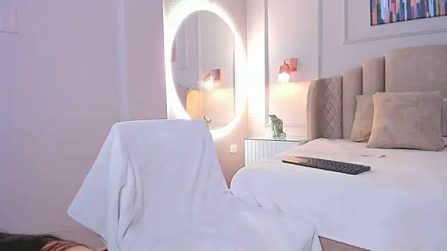 Snapshot of aria_greco chatting on 13, 12, 2024 aria greco online show from 13, 12, 2024