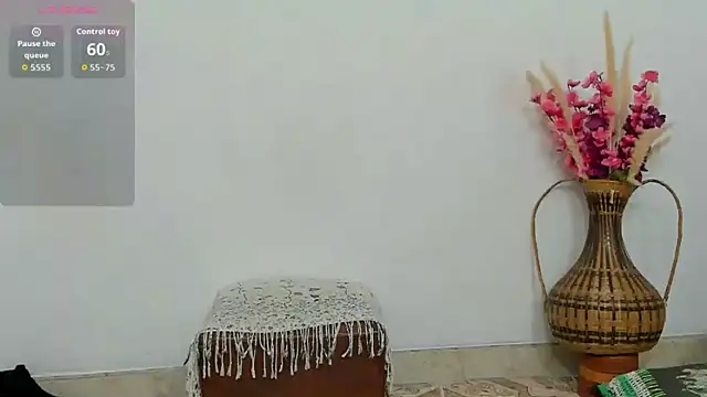 Latin Mature975 online show from 24, 9, 2025