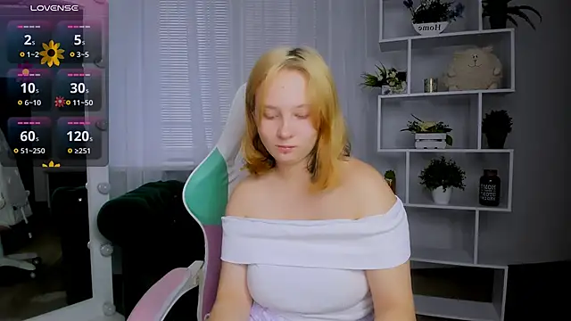 Snapshot of Ketrin_n_ chatting on 4, 12, 2025 Ketrin n online show from 4, 12, 2025