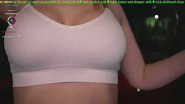 Snapshot of helena_play chatting on 8, 4, 2026 helena play online show from 8, 4, 2026