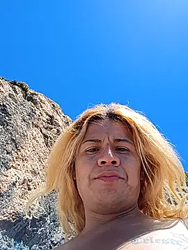 Snapshot of allissonw13 chatting on 8, 4, 2026 allissonw13 online show from 8, 4, 2026