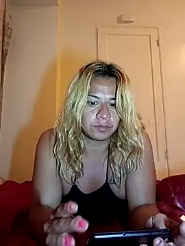 Snapshot of allissonw13 chatting on 23, 4, 2026 allissonw13 online show from 23, 4, 2026