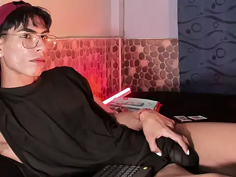 Snapshot of Teo_skinny chatting on 23, 12, 2024 Teo skinny online show from 23, 12, 2024