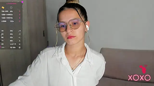 Lilacutte  online show from 21, 9, 2025