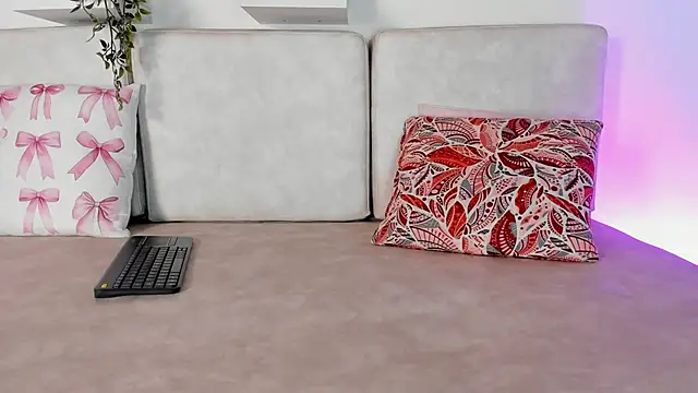 Snapshot of Malka_Burning chatting on 16, 2, 2025 Malka Burning online show from 16, 2, 2025