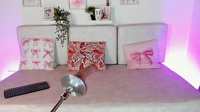 Snapshot of Malka_Burning chatting on 1, 3, 2025 Malka Burning online show from 1, 3, 2025