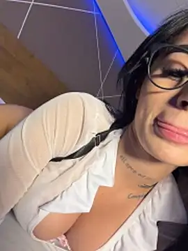 Snapshot of SOPHICARTERS chatting on 16, 4, 2026 SOPHICARTERS online show from 16, 4, 2026