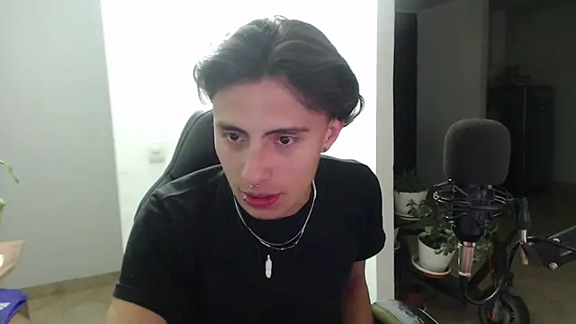 Snapshot of jay_dimarco2 chatting on 21, 11, 2025 jay dimarco2 online show from 21, 11, 2025