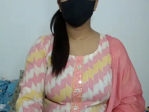 Snapshot of sparkling_queen chatting on 13, 12, 2024 sparkling queen online show from 13, 12, 2024