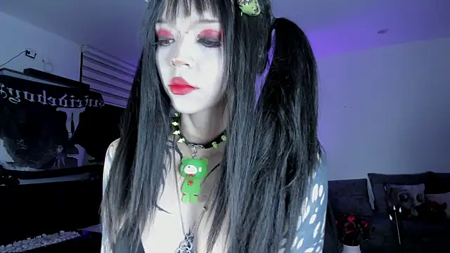 Snapshot of SophieHill_gh chatting on 9, 7, 2026 SophieHill gh online show from 9, 7, 2026