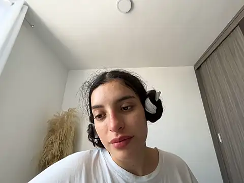 Snapshot of dakota_le chatting on 20, 6, 2026 dakota le online show from 20, 6, 2026