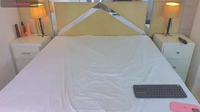 Snapshot of Tiphani_walker_ chatting on 27, 9, 2025 Tiphani walker online show from 27, 9, 2025