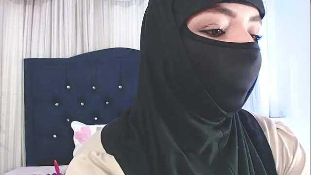 Snapshot of Uzra_hayed chatting on 19, 2, 2025 Uzra hayed online show from 19, 2, 2025