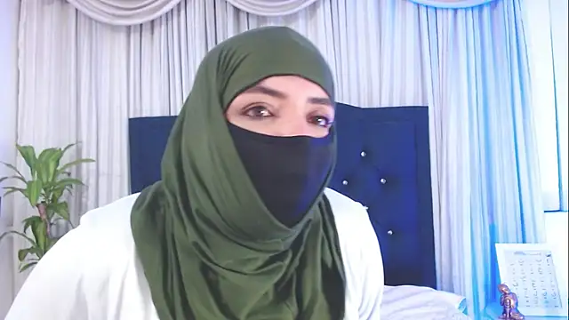 Snapshot of Uzra_hayed chatting on 20, 3, 2025 Uzra hayed online show from 20, 3, 2025