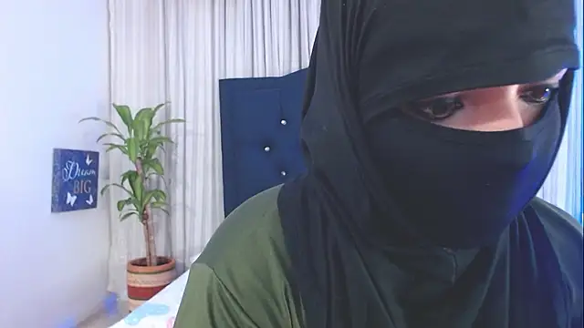 Snapshot of Uzra_hayed chatting on 21, 3, 2025 Uzra hayed online show from 21, 3, 2025