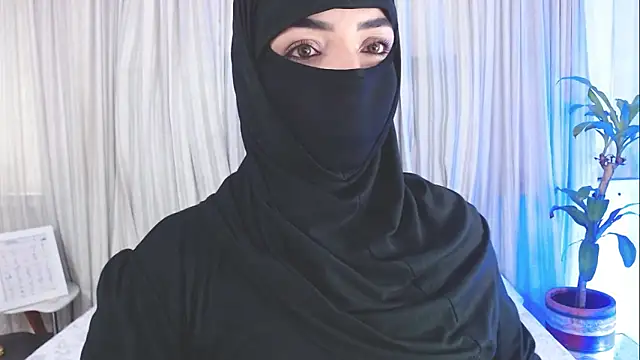 Snapshot of Uzra_hayed chatting on 28, 9, 2025 Uzra hayed online show from 28, 9, 2025