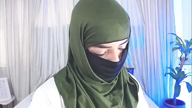 Snapshot of Uzra_hayed chatting on 1, 10, 2025 Uzra hayed online show from 1, 10, 2025