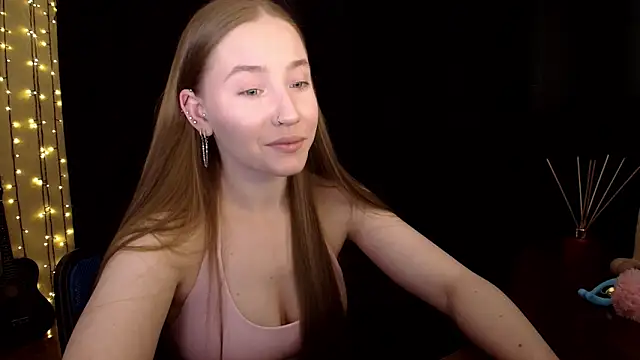 Snapshot of SindiWatsoon chatting on 15, 4, 2026 SindiWatsoon online show from 15, 4, 2026