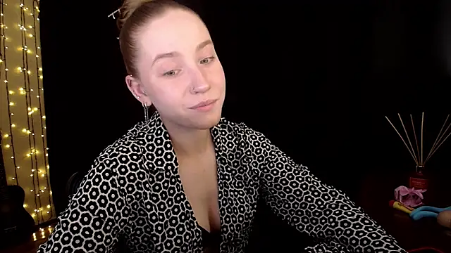 Snapshot of SindiWatsoon chatting on 12, 6, 2026 SindiWatsoon online show from 12, 6, 2026