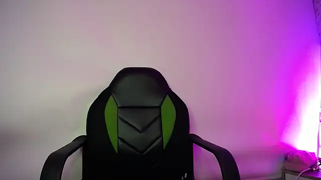 Snapshot of luly_pink chatting on 11, 9, 2025 luly pink online show from 11, 9, 2025