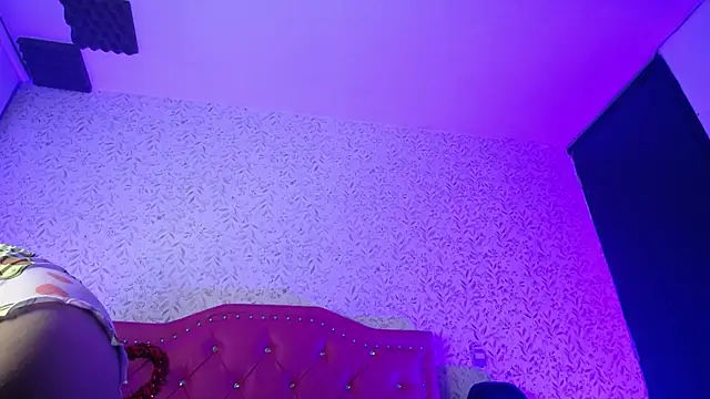 Snapshot of luly_pink chatting on 19, 9, 2025 luly pink online show from 19, 9, 2025