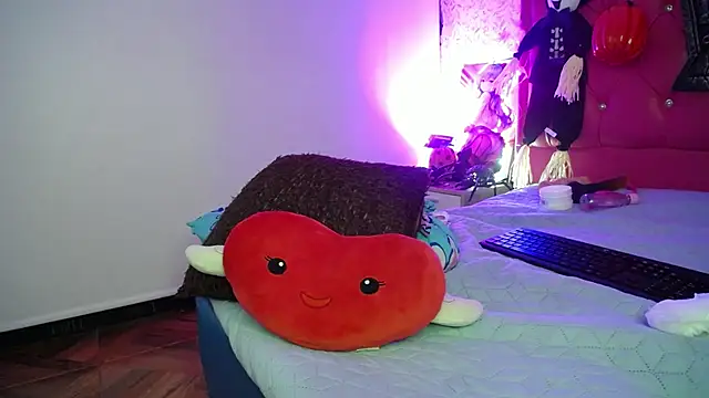 Snapshot of luly_pink chatting on 25, 10, 2025 luly pink online show from 25, 10, 2025