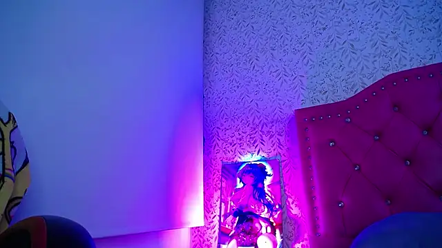 Snapshot of luly_pink chatting on 26, 11, 2025 luly pink online show from 26, 11, 2025