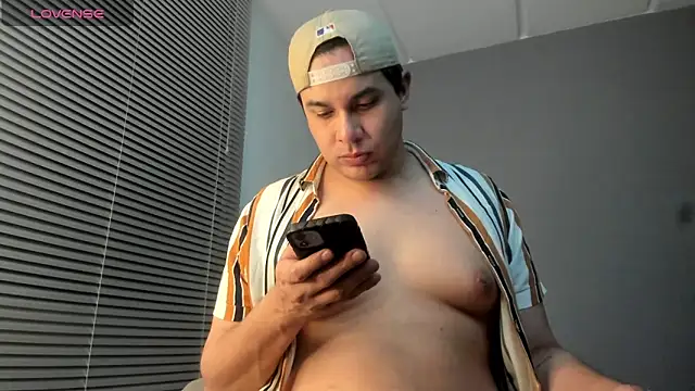 Latin boy surprisee online show from 25, 3, 2026