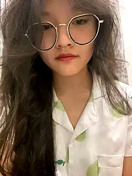 Krixxi22 online show from 4, 12, 2024