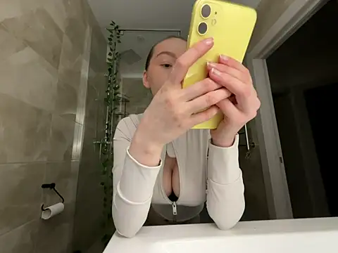 Snapshot of winter__sun chatting on 7, 3, 2026 winter sun online show from 7, 3, 2026