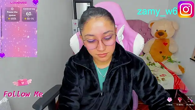 Snapshot of karla_cute01 chatting on 17, 5, 2026 karla cute01 online show from 17, 5, 2026