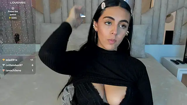 Snapshot of 1m_valery chatting on 11, 12, 2024 1m valery online show from 11, 12, 2024