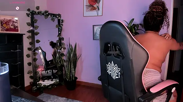 Kenia tompson01 online show from 15, 12, 2025