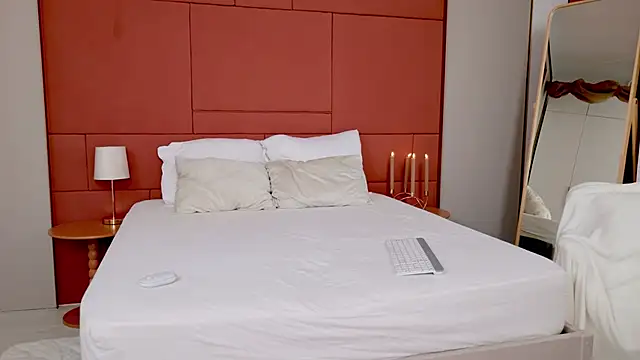 Snapshot of LilouKat chatting on 6, 4, 2026 LilouKat online show from 6, 4, 2026