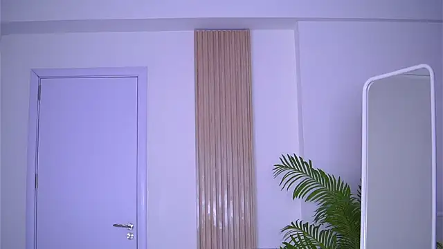 LovingBlondie online show from 13, 2, 2025