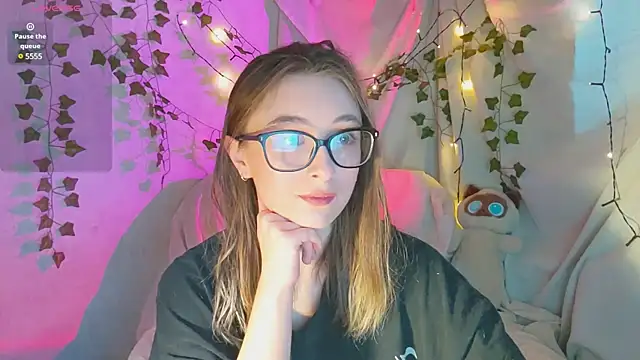 Snapshot of monlight__dana chatting on 6, 12, 2024 monlight dana online show from 6, 12, 2024