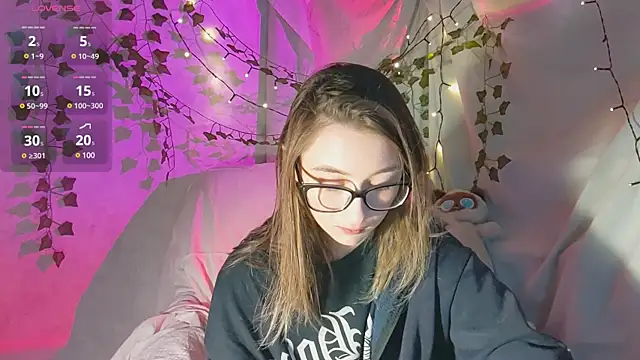 Snapshot of monlight__dana chatting on 7, 12, 2024 monlight dana online show from 7, 12, 2024