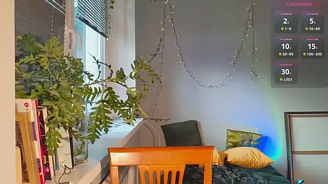 Snapshot of monlight__dana chatting on 5, 1, 2025 monlight dana online show from 5, 1, 2025