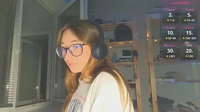 Snapshot of monlight__dana chatting on 12, 9, 2025 monlight dana online show from 12, 9, 2025