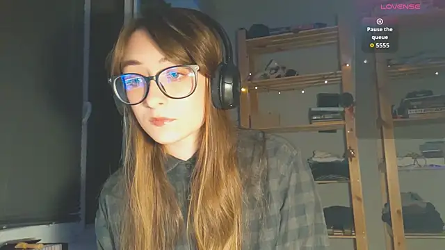 Snapshot of monlight__dana chatting on 4, 10, 2025 monlight dana online show from 4, 10, 2025