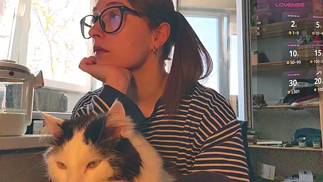 monlight  dana online show from 18, 4, 2026