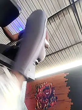 Berry Bans online show from 5, 3, 2025