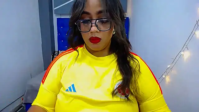 Snapshot of Mady_Kolemam chatting on 14, 10, 2025 Mady Kolemam online show from 14, 10, 2025