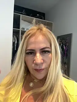 LARIANA RIVERA23 online show from 22, 5, 2026