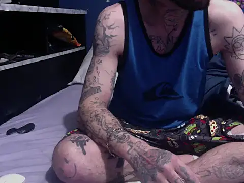 Snapshot of hungandtatted666 chatting on 1, 5, 2026 hungandtatted666 online show from 1, 5, 2026