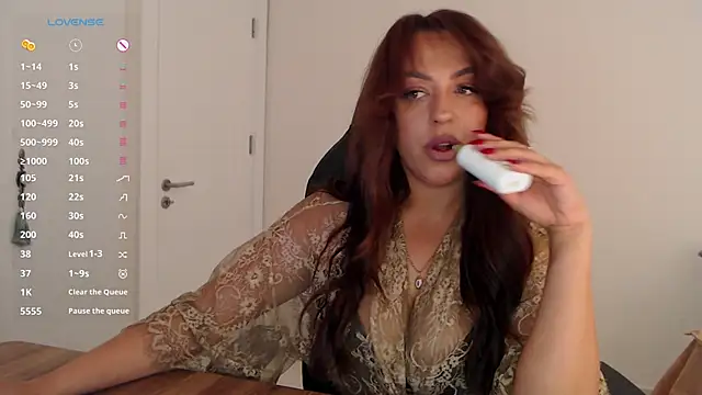  Just a queen 3 online show from 11, 5, 2026