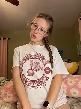 Snapshot of sage__marie chatting on 17, 9, 2025 sage marie online show from 17, 9, 2025